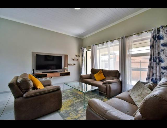 3 BEDROOM TOWNHOUSE FOR SALE IN ANNLIN